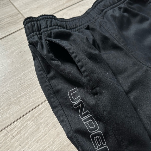 Under Armour pants in black/gray, size 6 - Picture 7 of 8